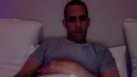 Snapshot of happy2334 chatting on February 5, 11:26 am skysky6969 online show from February 5, 11:26 am