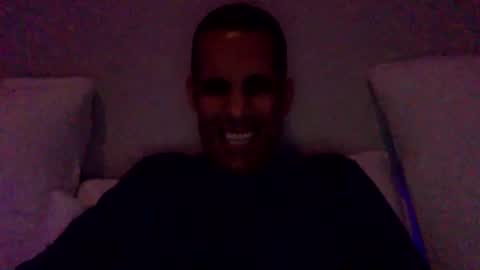 Snapshot of happy2334 chatting on February 20, 8:20 pm skysky6969 online show from February 20, 8:20 pm