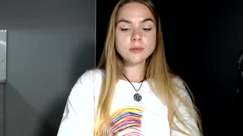 happy_fox_ online show from July 22, 9:50 pm