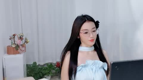 Daisy online show from April 3, 2:04 pm