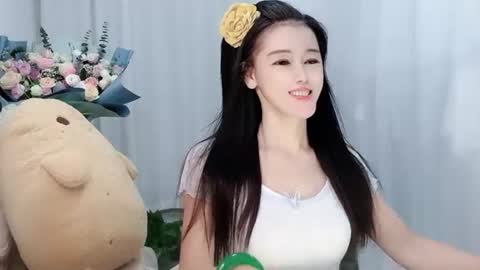 Daisy online show from June 18, 2:21 pm