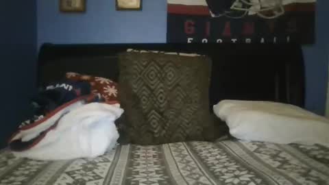 happyhappy4 online show from April 13, 5:57 am