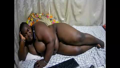 happysonia online show from February 18, 6:15 pm