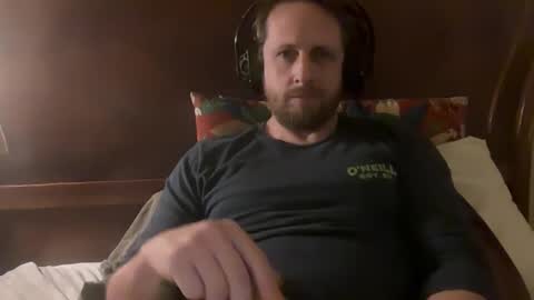 Snapshot of hard_t00l_84 chatting on February 26, 4:00 am hard_t00l_84 online show from February 26, 4:00 am
