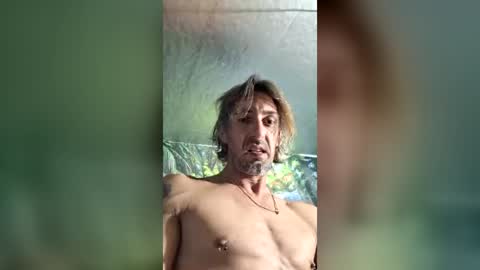 Snapshot of hardick4545635 chatting on August 1, 10:47 am hardick4545635 online show from August 1, 10:47 am