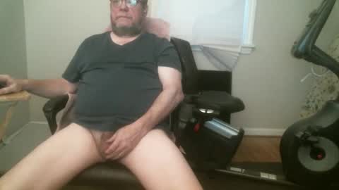 Snapshot of hardmik chatting on February 4, 12:11 pm Mik online show from February 4, 12:11 pm