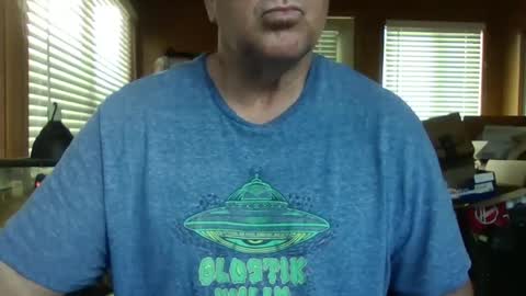 Snapshot of hardsweetandsticky chatting on September 30, 6:02 pm HSS online show from September 30, 6:02 pm