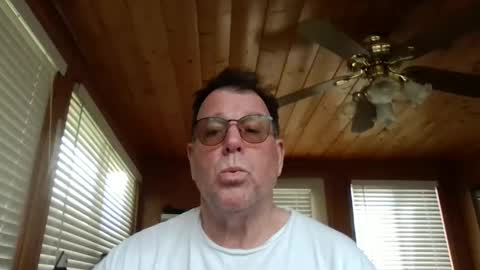 Snapshot of hardsweetandsticky chatting on March 27, 8:41 pm HSS online show from March 27, 8:41 pm