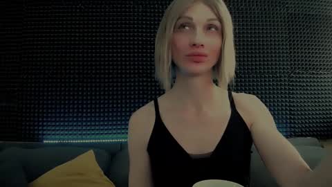 Miss Hardy online show from January 12, 10:31 am