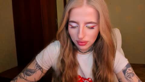 Julia online show from February 6, 4:39 am