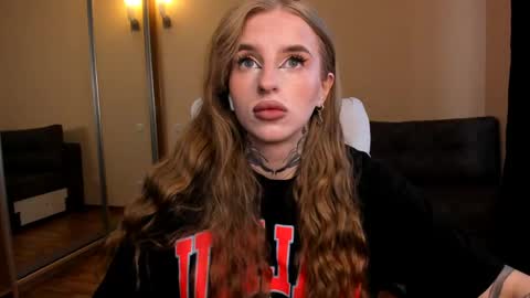 Julia online show from April 19, 5:07 am