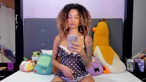 Snapshot of harmonyy_hill chatting on June 21, 2:14 am Harmony Hill online show from June 21, 2:14 am