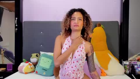 Snapshot of harmonyy_hill chatting on June 25, 11:20 pm Harmony Hill online show from June 25, 11:20 pm