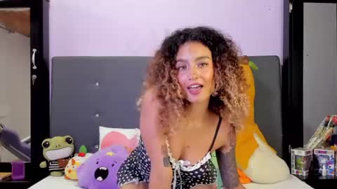 Snapshot of harmonyy_hill chatting on July 10, 7:01 am Harmony Hill online show from July 10, 7:01 am