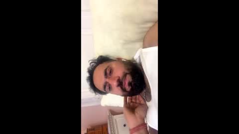 Snapshot of harry11009 chatting on December 23, 2:09 am harry11009 online show from December 23, 2:09 am