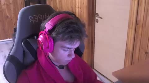 Snapshot of harry_gray_ chatting on July 16, 4:13 pm harry_gray_ online show from July 16, 4:13 pm