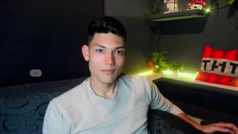 Snapshot of harrydavidsonx chatting on June 2, 11:51 pm ... online show from June 2, 11:51 pm