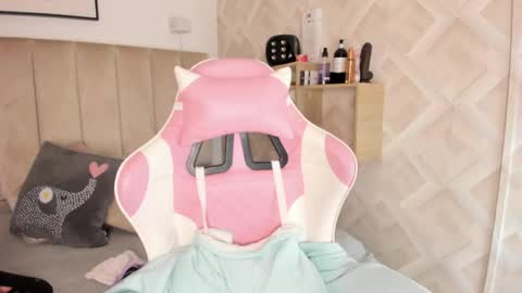 Haru Bonny online show from March 24, 10:15 pm