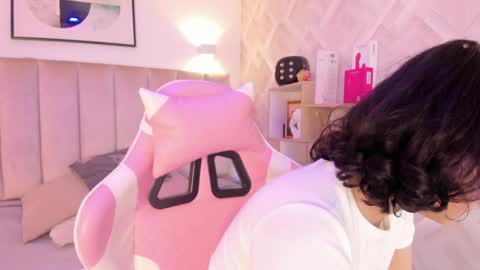 Haru Bonny online show from March 31, 8:20 pm