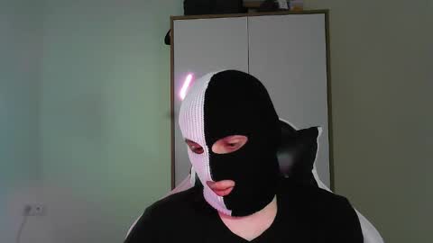 Two-Face online show from March 28, 10:09 pm