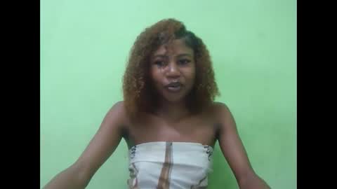 Snapshot of hasleyinah chatting on May 9, 7:35 am hasleyinah online show from May 9, 7:35 am