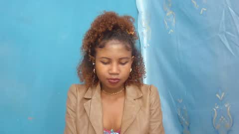Snapshot of hasleyinah chatting on June 12, 10:58 am hasleyinah online show from June 12, 10:58 am