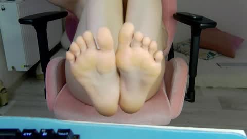 Anna online show from February 13, 8:05 pm