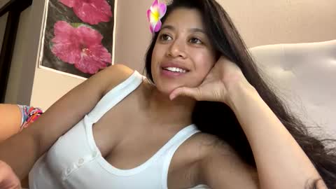 Snapshot of hawaiigirl_ chatting on January 7, 6:05 am hawaiigirl_ online show from January 7, 6:05 am