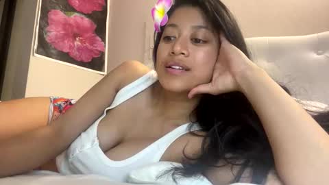 Snapshot of hawaiigirl_ chatting on January 13, 2:17 am hawaiigirl_ online show from January 13, 2:17 am