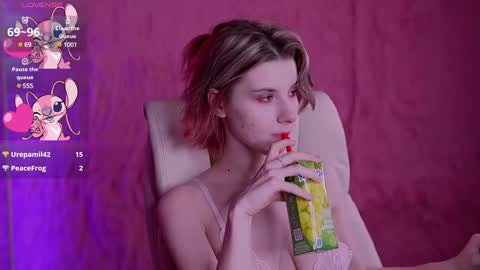 Snapshot of haylaamber chatting on February 2, 1:08 pm haylaamber online show from February 2, 1:08 pm