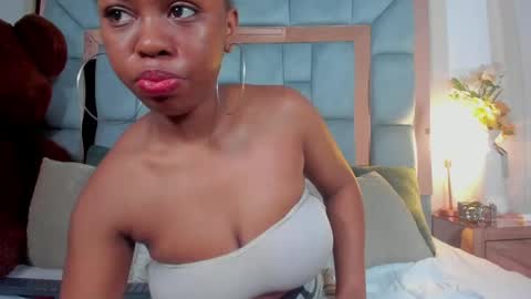 Snapshot of hazel_lanee chatting on May 23, 6:29 am hazel_lanee online show from May 23, 6:29 am