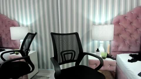 Snapshot of hazelmoret chatting on February 21, 5:31 pm HazelMoret online show from February 21, 5:31 pm