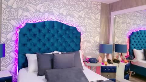 Snapshot of hazelmoret chatting on February 18, 3:02 am HazelMoret online show from February 18, 3:02 am