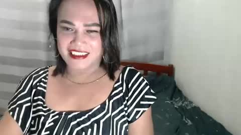 Snapshot of heart4you898279 chatting on June 27, 8:58 pm Heart online show from June 27, 8:58 pm