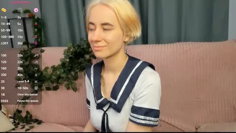 heavenmoth online show from June 16, 1:36 pm
