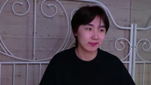 HEEJIN online show from March 28, 4:23 am