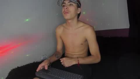 Snapshot of heellboy_ chatting on July 8, 12:37 am heellboy_ online show from July 8, 12:37 am