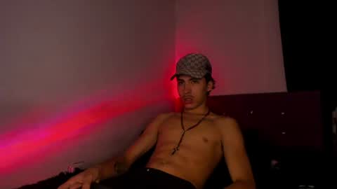 Snapshot of heellboy_ chatting on July 18, 5:50 pm heellboy_ online show from July 18, 5:50 pm