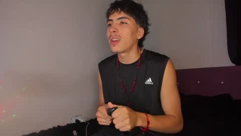 Snapshot of heellboy_ chatting on July 27, 10:39 pm heellboy_ online show from July 27, 10:39 pm