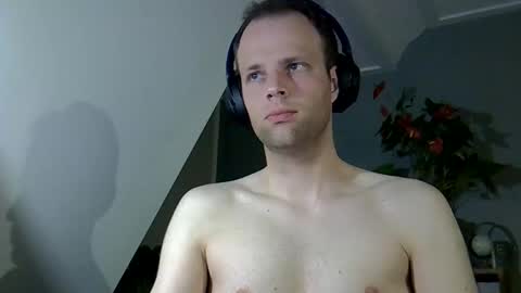 hefelin online show from April 19, 7:49 pm