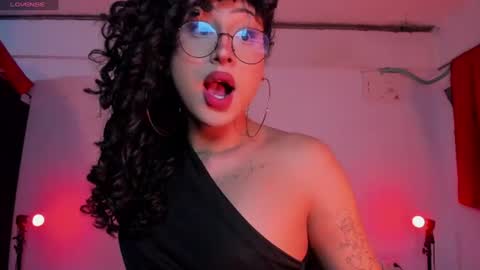 Snapshot of heka_prudence chatting on July 19, 5:11 am Heka Prudence online show from July 19, 5:11 am