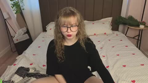 Helen Carson online show from April 22, 1:08 am