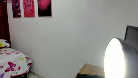 Snapshot of helen_russoo chatting on April 8, 6:52 pm Helen online show from April 8, 6:52 pm