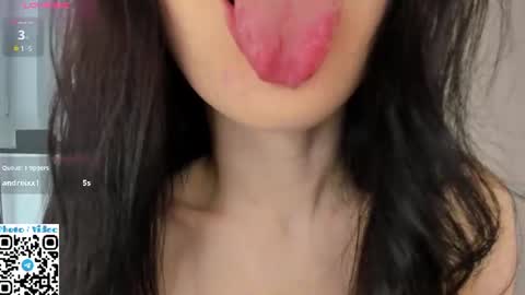 helen_sparkk online show from June 28, 1:11 am