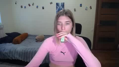 Snapshot of helen_woww chatting on March 4, 2:12 pm helen_woww online show from March 4, 2:12 pm