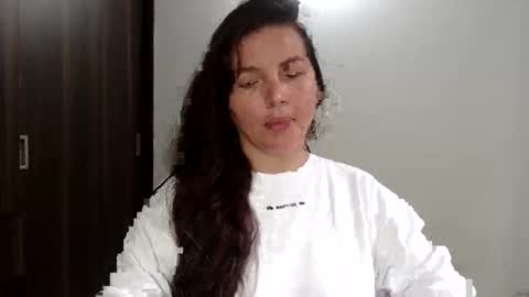 helena online show from October 25, 3:40 pm