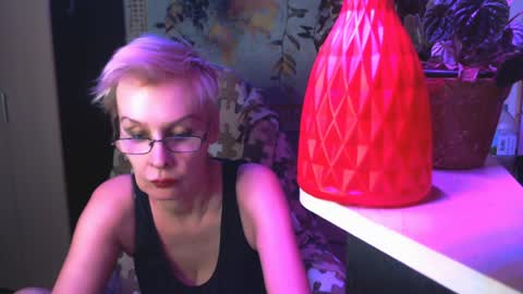 Helga online show from April 2, 9:01 pm