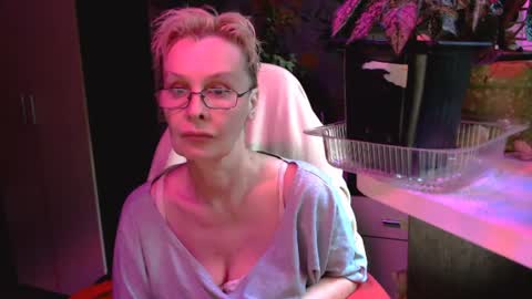 Helga online show from June 30, 5:25 pm