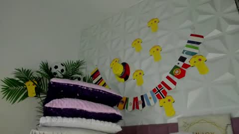 Snapshot of hellen_sky_ chatting on July 20, 2:41 pm hellen online show from July 20, 2:41 pm