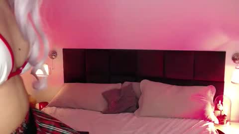 hellenroyy online show from February 2, 7:18 am